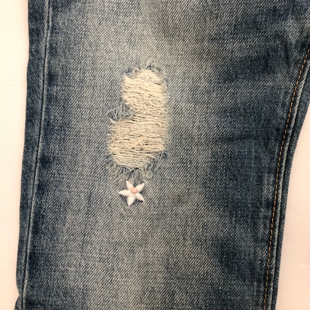Old Navy Blue Girl’s Boyfriend Skinny Jeans with Star Details Size 8 Regular NWT